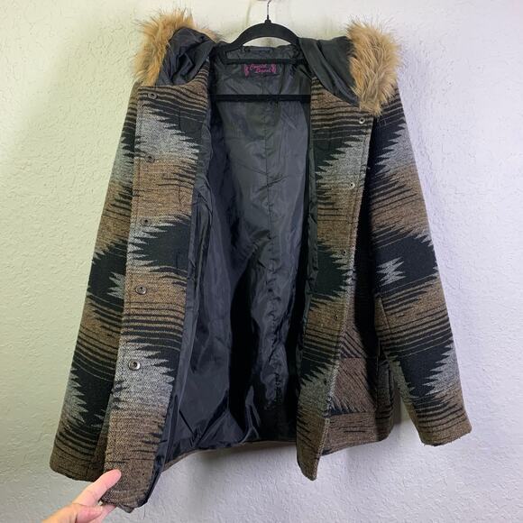 COWGIRL LEGEND Coat Jacket Southwestern Aztec Snap Up w/Toggle Closure Faux Fur - Picture 11 of 16